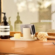 Robert Gordon | Garden To Table | Sponge + Soap Holder with Tray Robert Gordon | Garden To Table | Sponge + Soap Holder with Tray